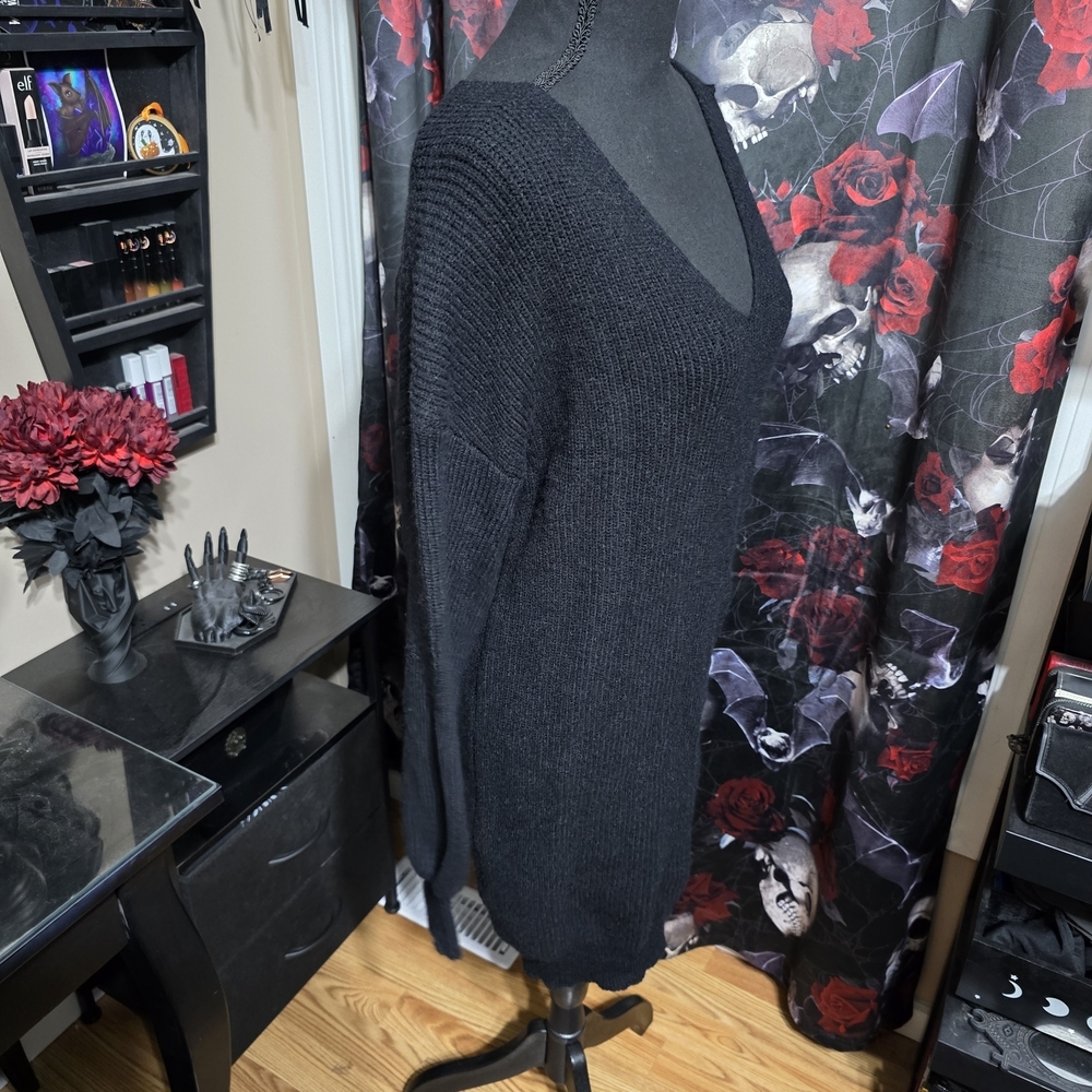 Black Bow-Back V-Neck Sweater Dress for Women - Picture 5 of 6